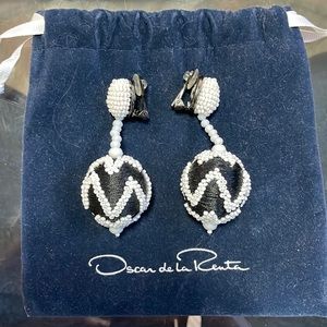Oscar de la Renta white/black clip earrings